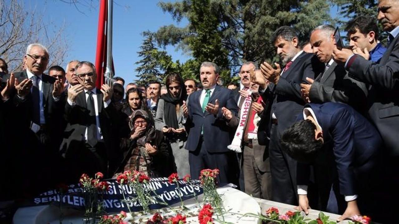 Muhsin Yazıcıoğlu kabri başında anıldı