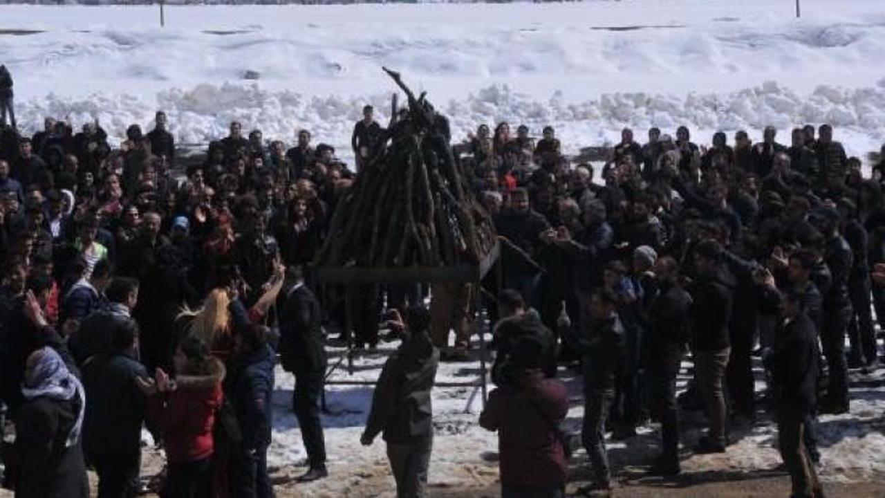Nevruzda 'Apo' sloganına polis madahale etti  