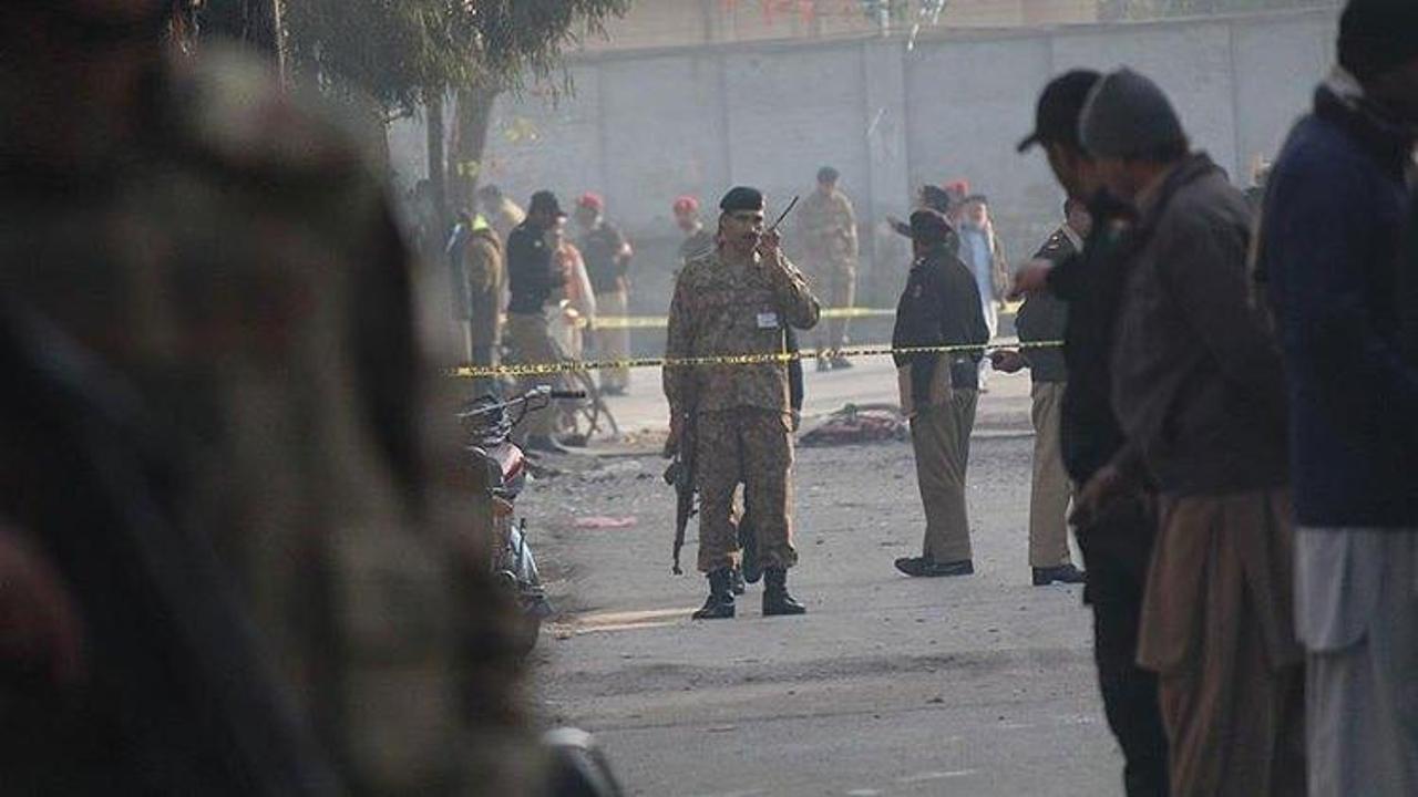 Pakistan'da intihar saldırısı