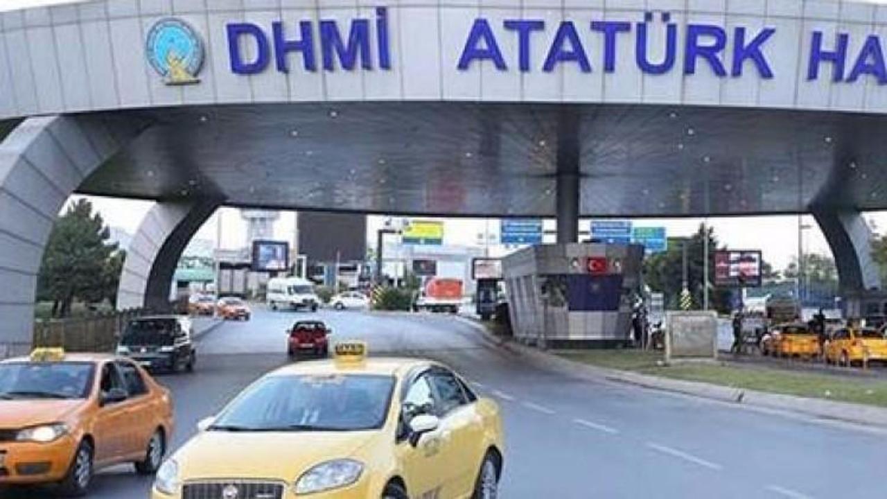 Atatürk Havalimanı'nda bıçaklı kavgada kan aktı