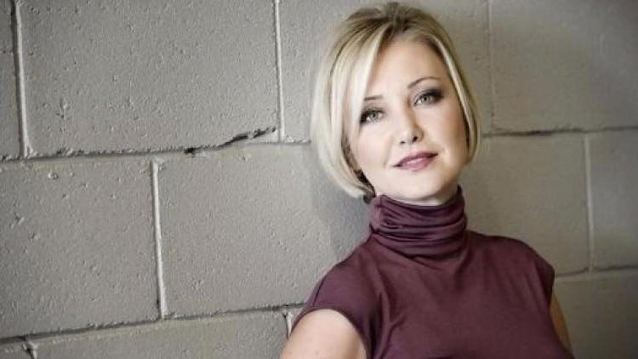 Berna La&ccedil;in hakarete uğradı