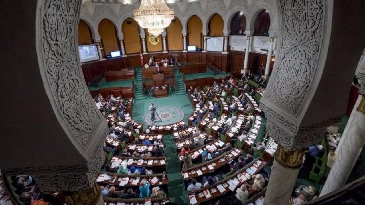 Bıçaklı kişi, Tunus parlamentosuna girmeye çalıştı