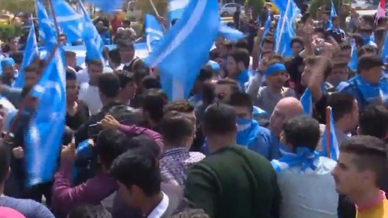 Kerkük’te Türkmenlerden 'bayrak' protestosu