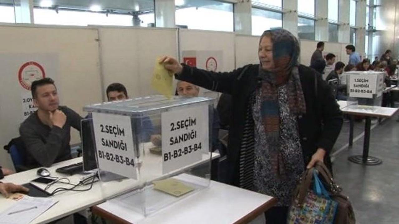 Sınır kapılarında referandum oylaması başladı