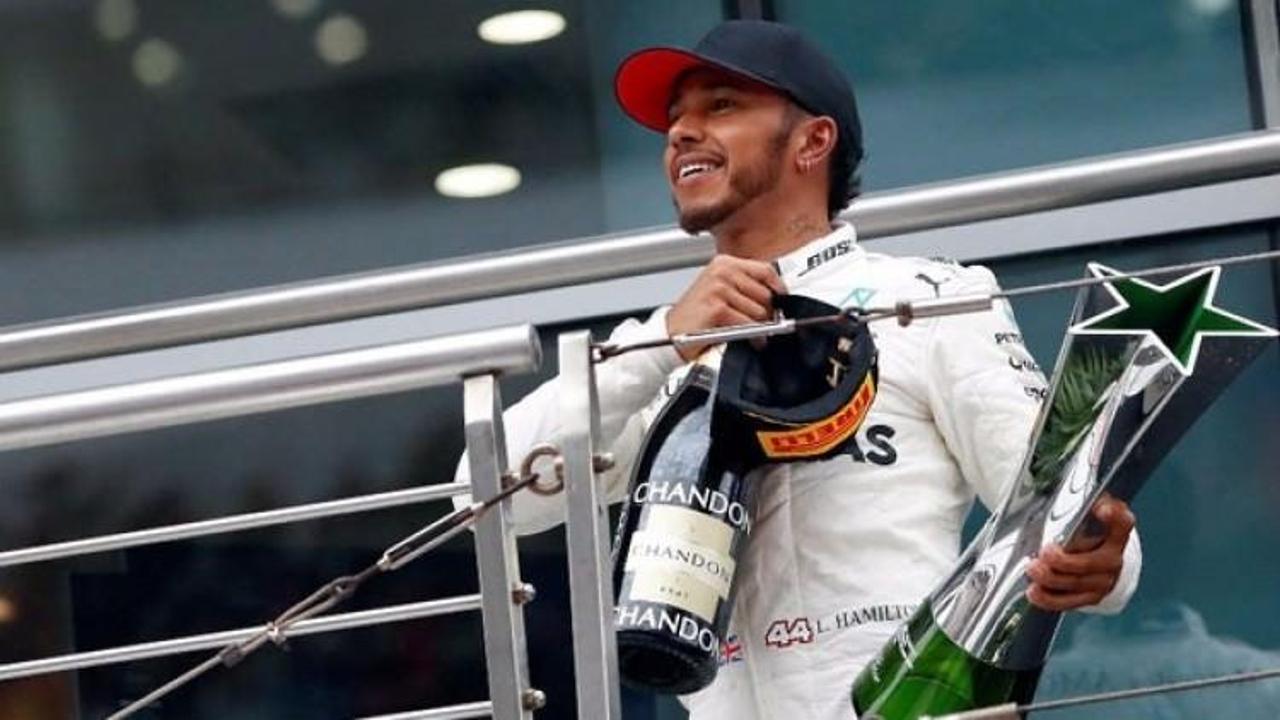 Çin'de Lewis Hamilton rüzgarı!