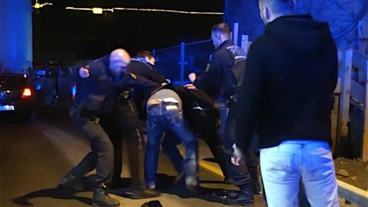 Alman polisinden Türk gencine ölüm dayağı
