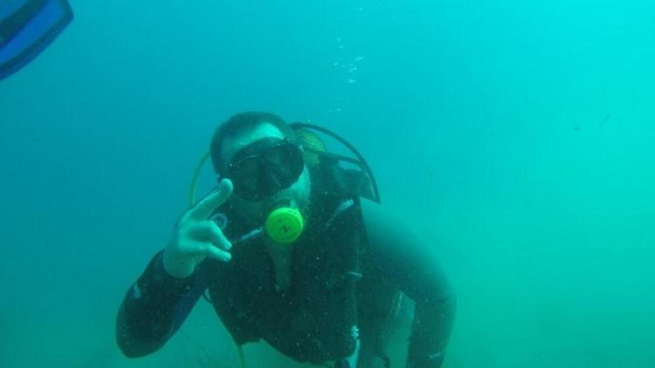 Ata Demirer Bodrum'da deniz temizliği yaptı