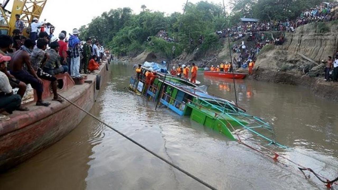 Myanmar'da feribot kazası: 20 ölü