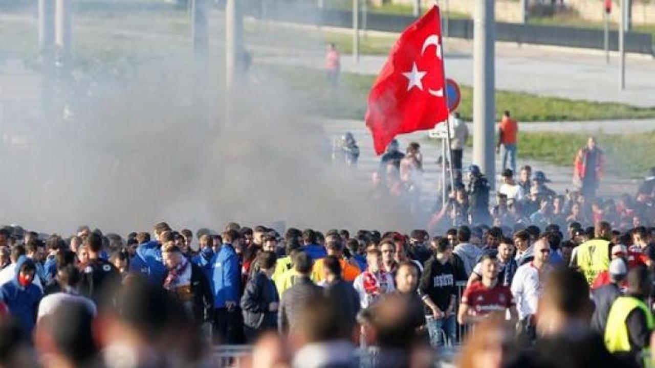 Fransa'da şok! Polis, Türklere saldırdı!