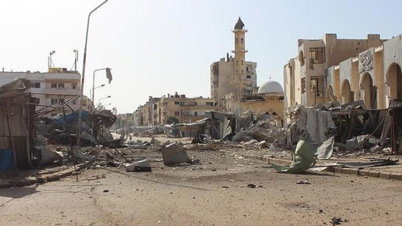 Esed rejimi Humus'ta yerleşim yerine saldırdı