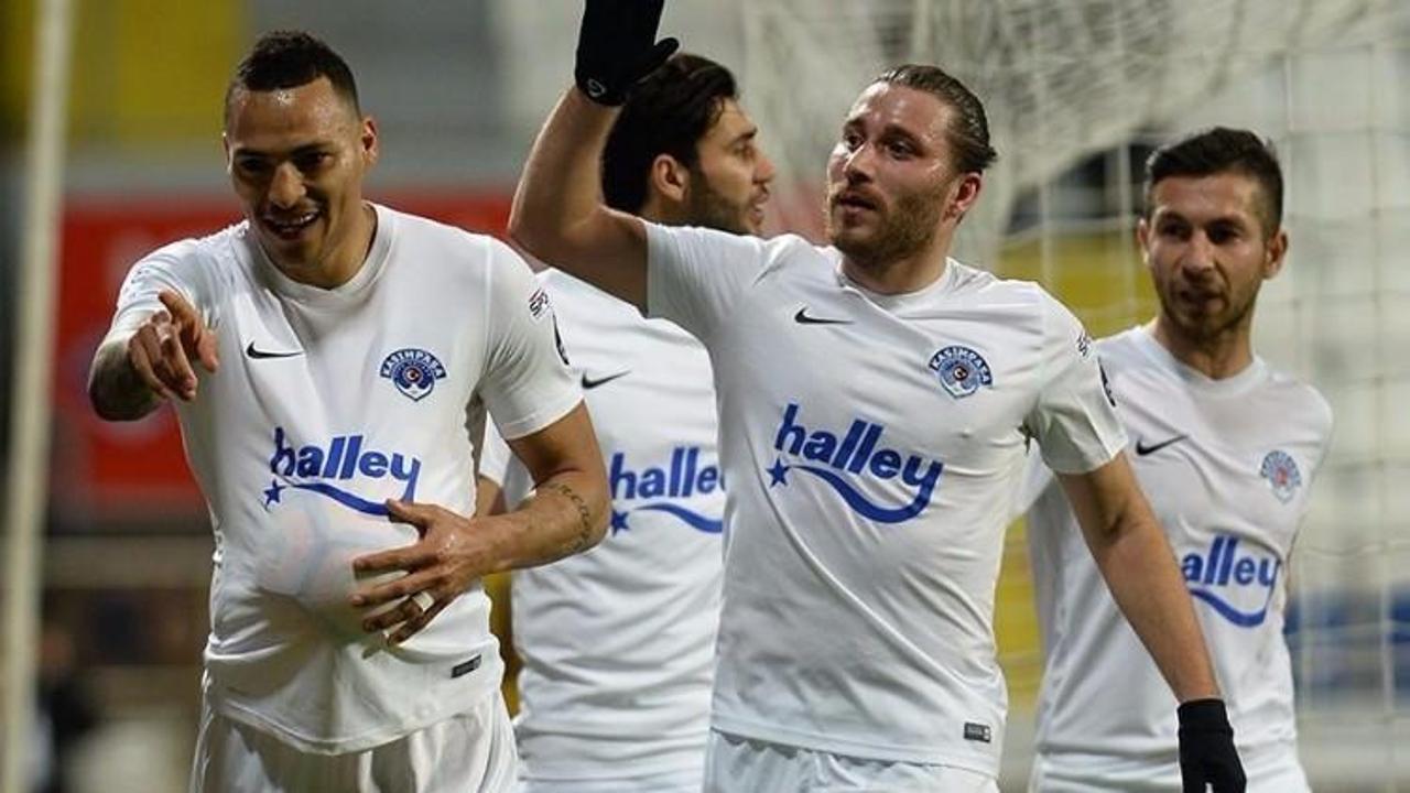 S&uuml;rpriz transfer g&ouml;r&uuml;şmesi basına sızdı!