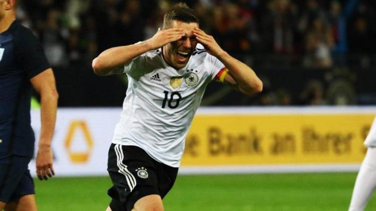 Almanya'da ayın golü Lukas Podolski'den