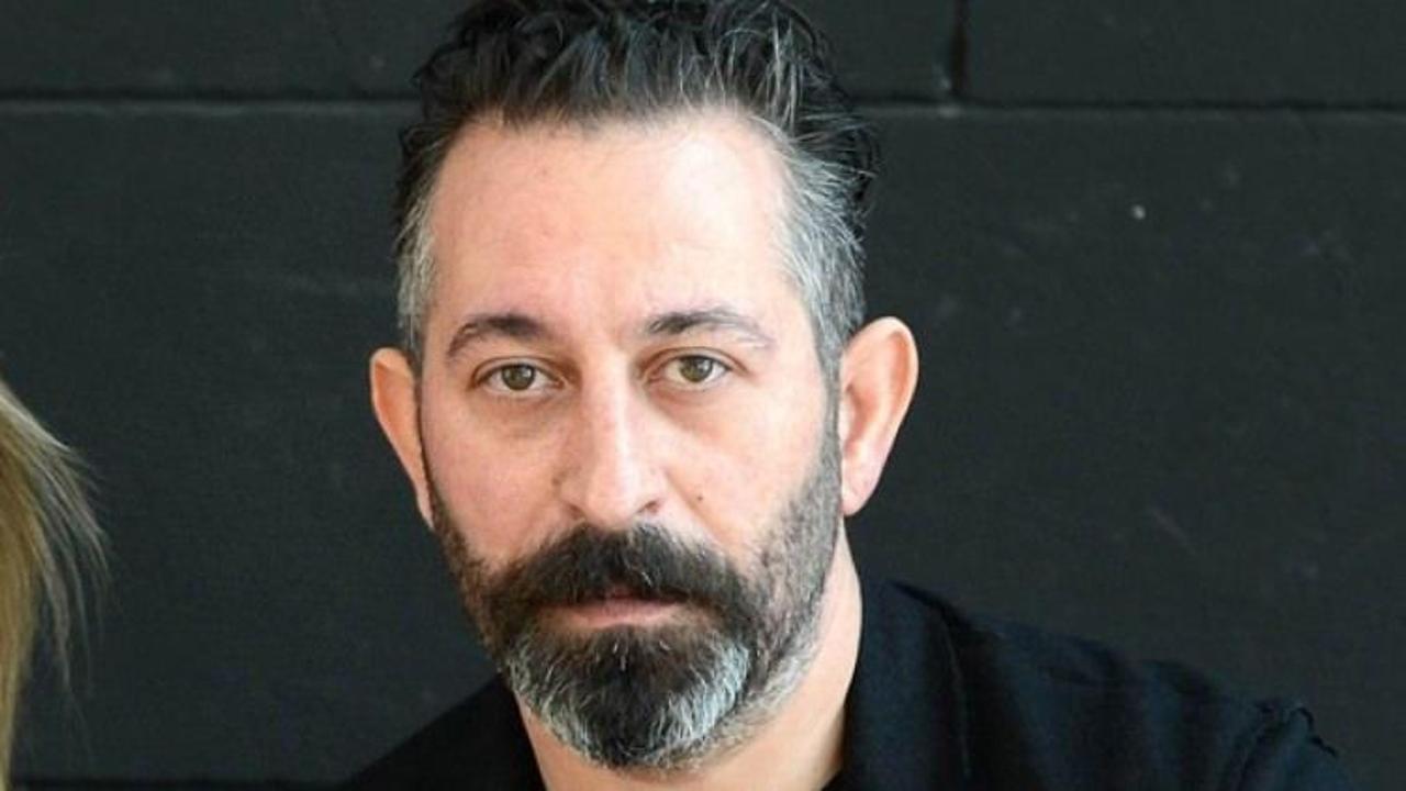 Cem Yılmaz'dan 20. yıl s&uuml;rprizi 