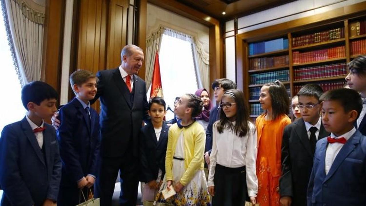 Erdoğan ve Başbakan’dan çocuklara sürpriz