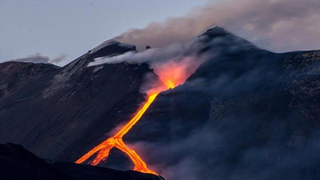 Etna'da volkanik hareketlilik sürüyor