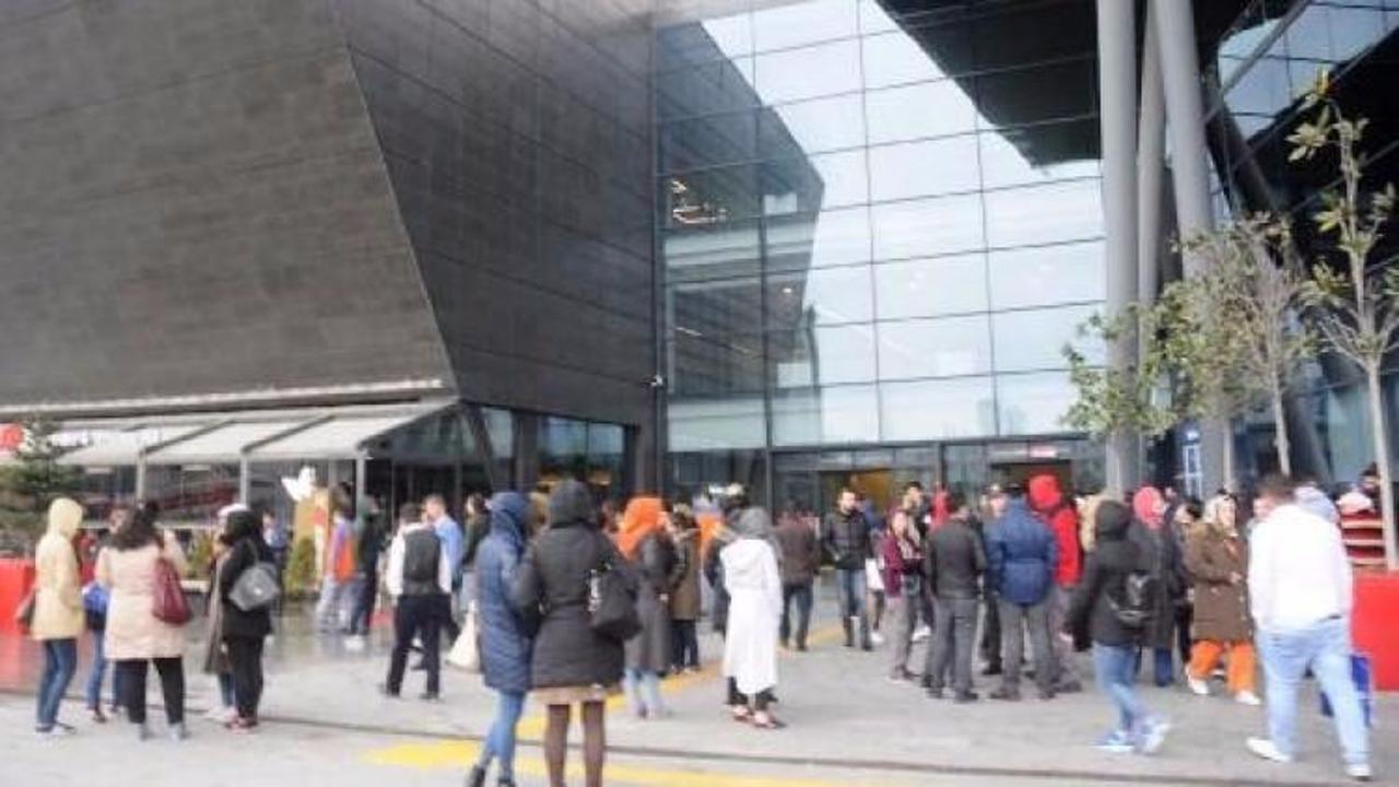 İstanbul'da AVM'de yangın paniği