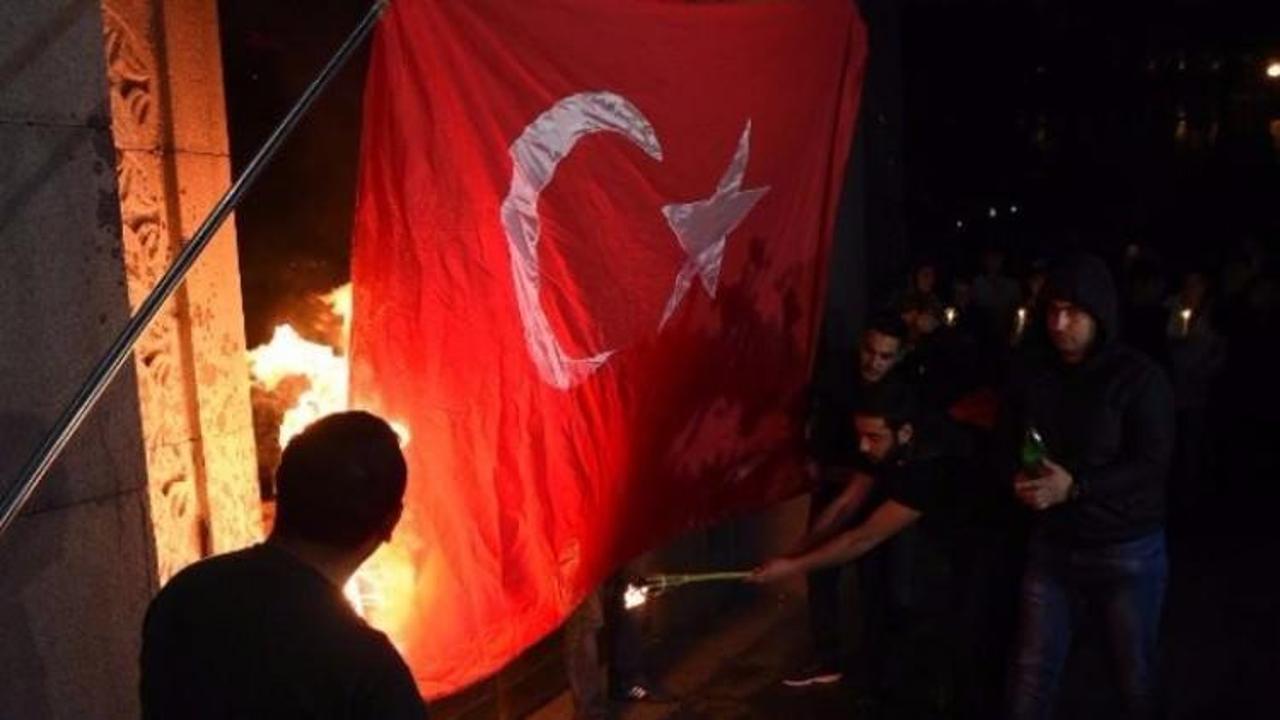 Ermeniler şaşırdı! Türk ve Azeri bayraklarını...