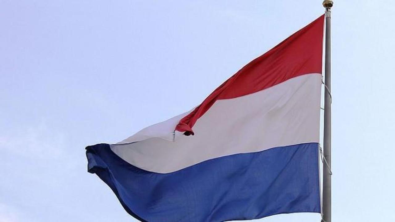  Hollanda'nın en büyük partisinde deprem!