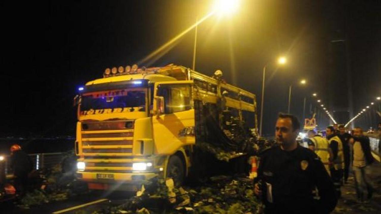 Osmangazi Köprüsü'nde kamyonun kasası yandı