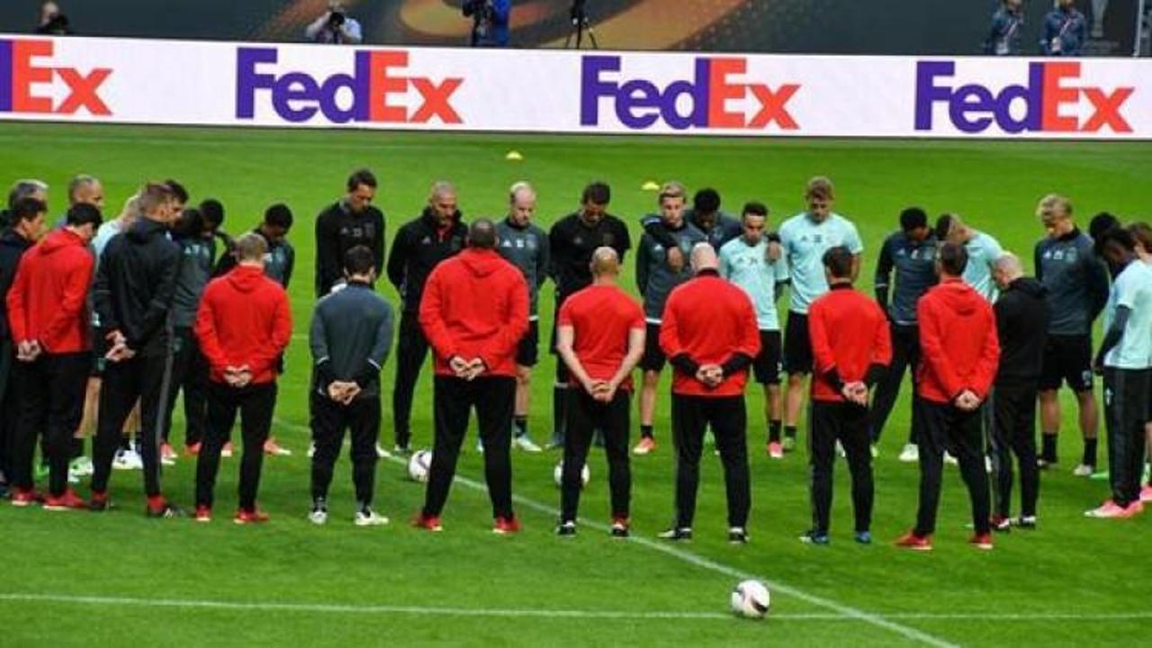 Ajax, Manchester saldırısını unutmadı