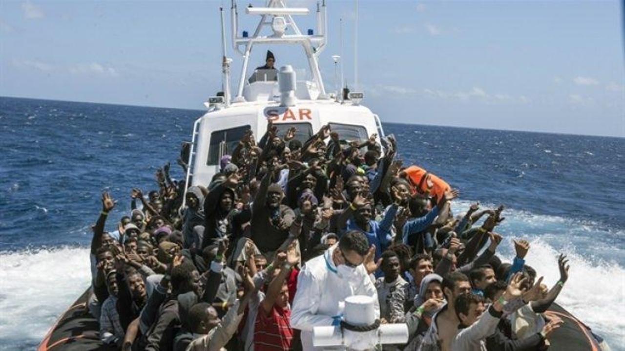 Akdeniz'de 2 bin 300 göçmen kurtarıldı