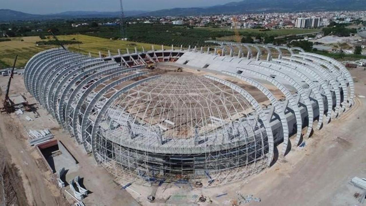 Akhisar Belediyespor'un stadı yükseliyor