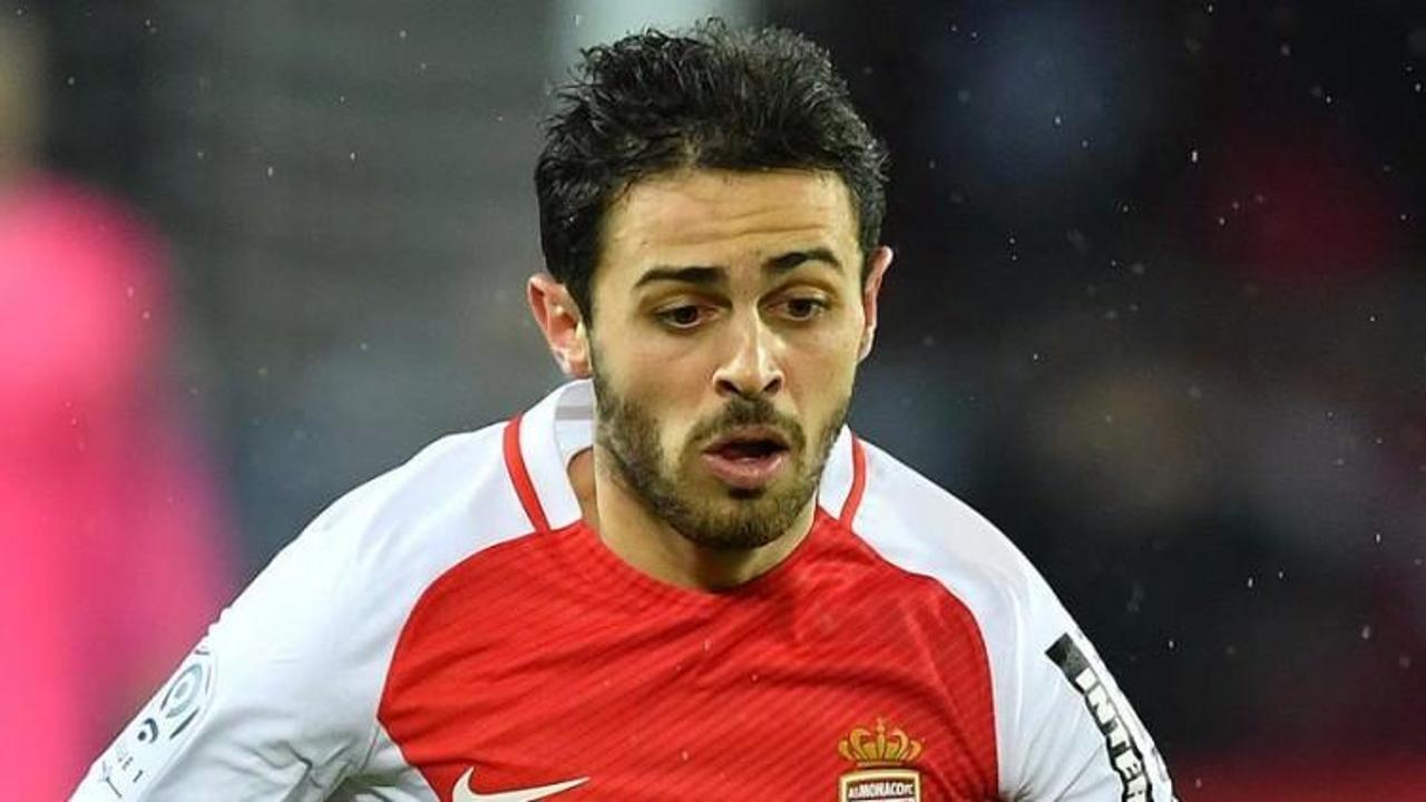 Manchester City'den orta sahaya transfer