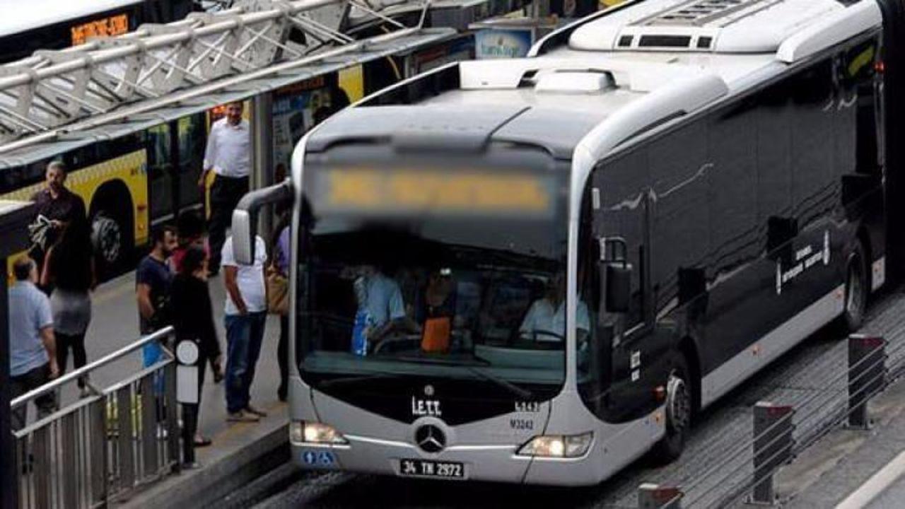 Metrob&uuml;s durağında bomba paniği!