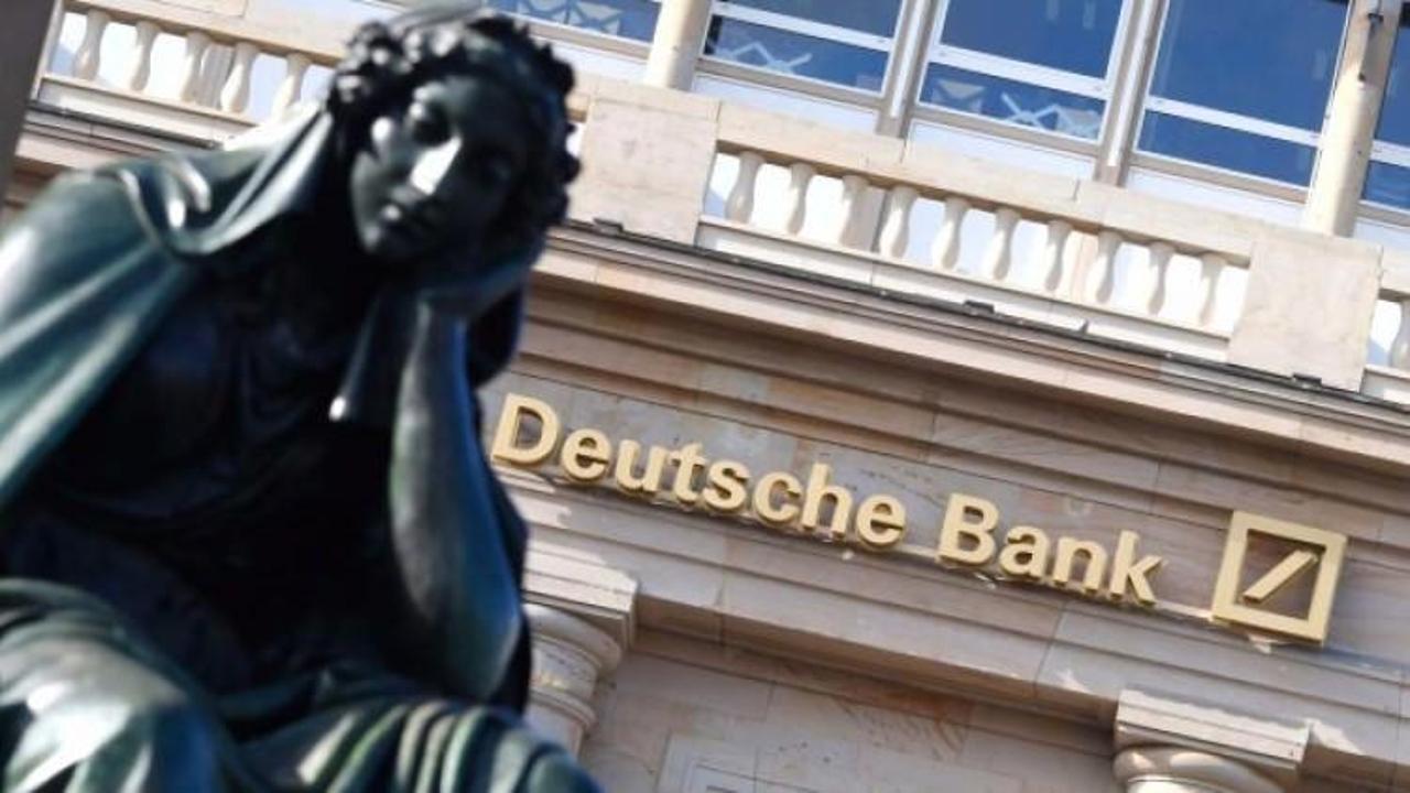Deutsche Bank'a bir şok daha!