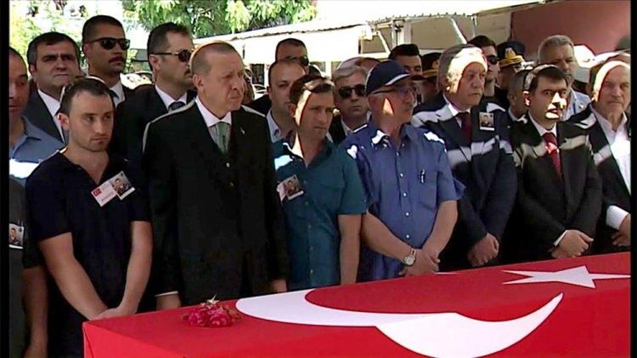 Erdoğan Şehit Albay Peker'in cenazesine katıldı!