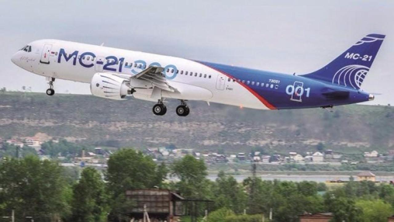 Ruslar ilk yolcu uçağını uçurdu