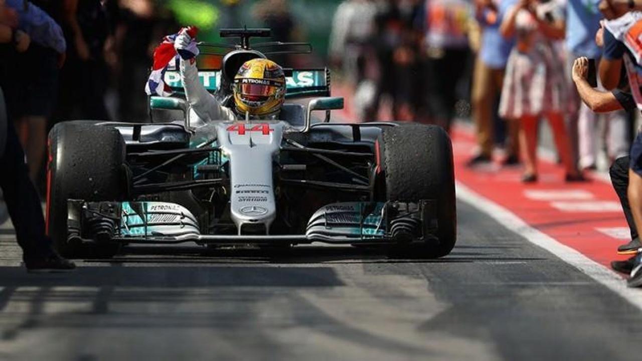  Hamilton Kanada'da r&uuml;zgar gibi esti!