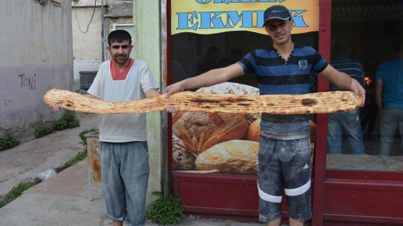 2 metre 20 santimetrelik ramazan pidesi