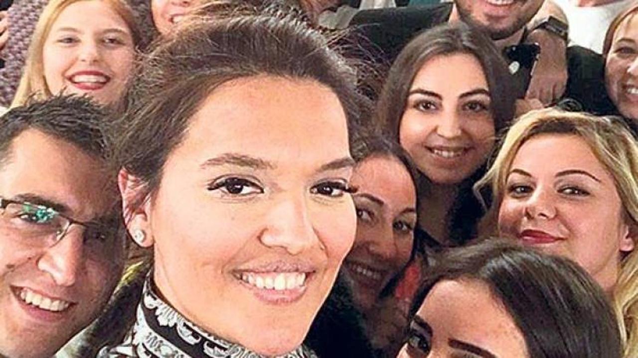 Demet Akalın hayranlarıyla iftar yaptı