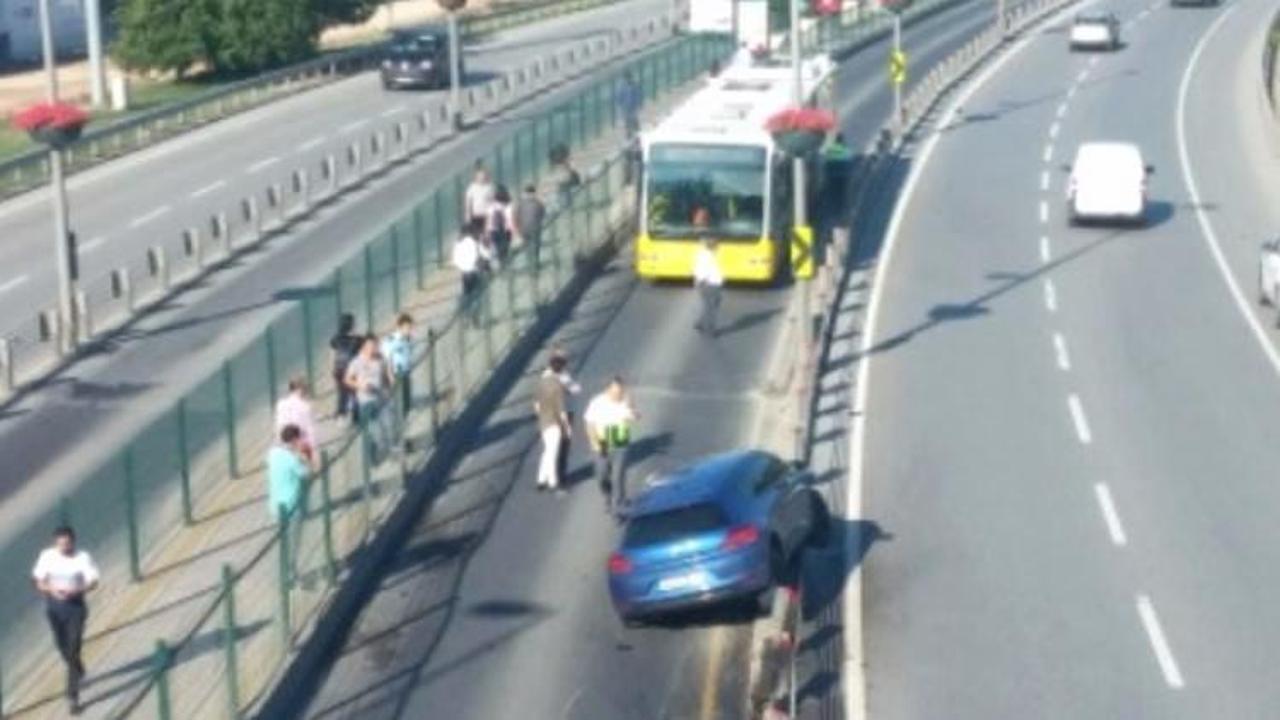 Fikirtepe'de metrob&uuml;s yoluna otomobil girdi