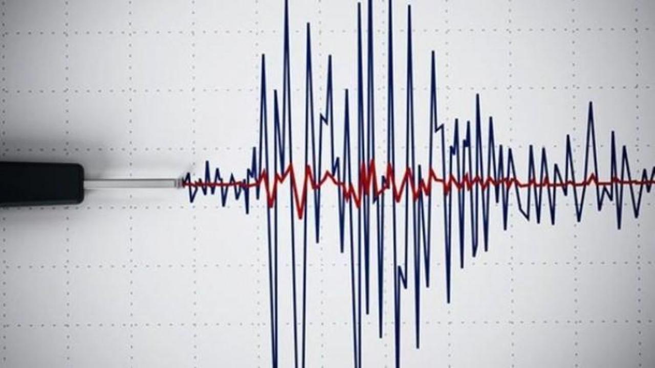 İzmir'de 5 büyüklüğünde korkutan deprem