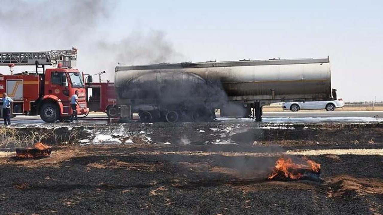 Nusaybin'de ham petrol yüklü tanker yandı