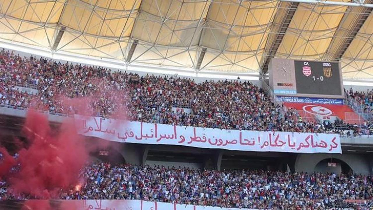 Tribünlerden Katar'a destek