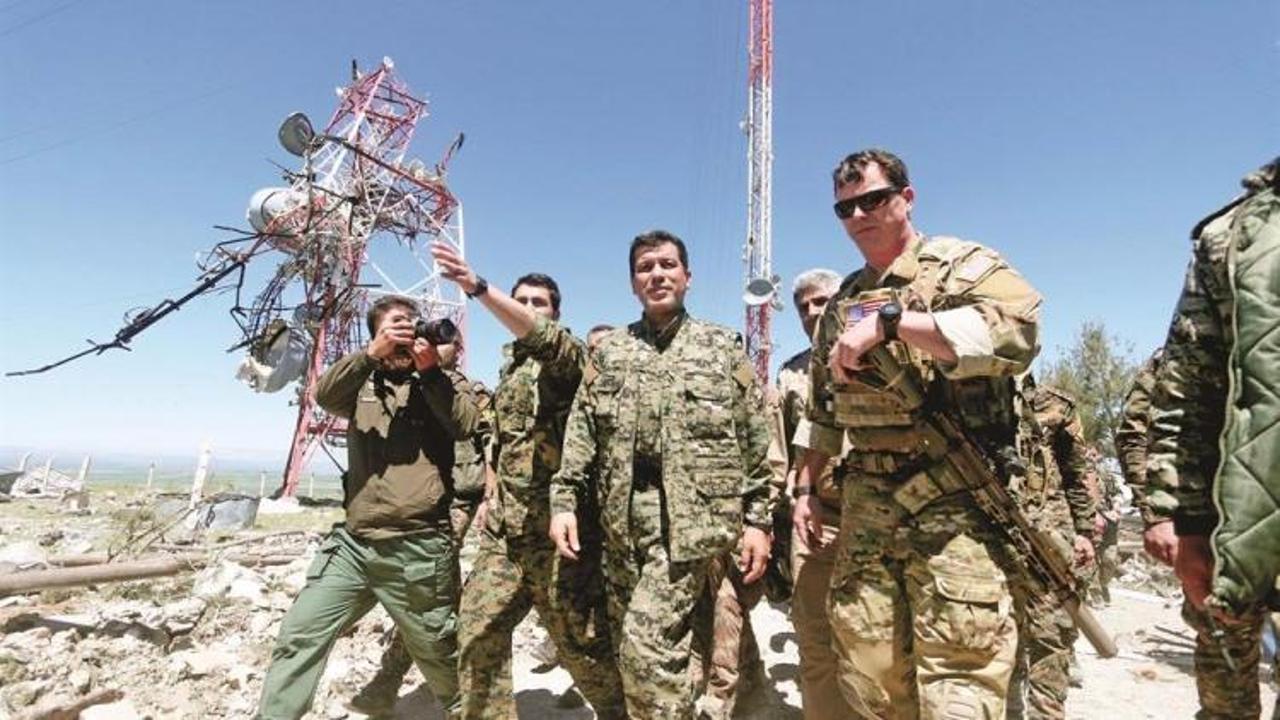 Washington'da da Amerikalılar PKK'lılarla kol kola