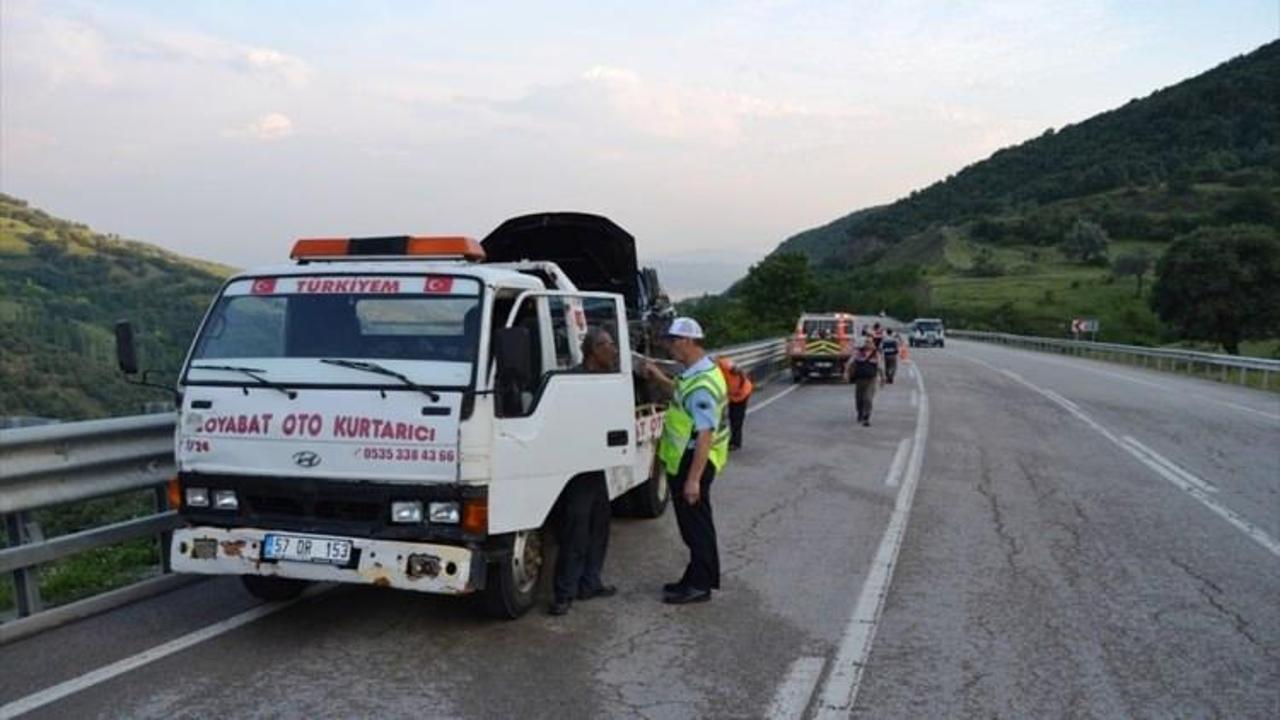 Sinop'ta iki otomobil çarpıştı: 10 yaralı