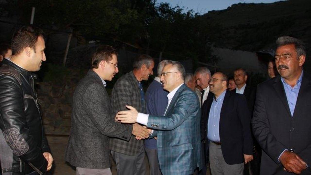 Maliye Bakanı Ağbal, sokak iftarına katıldı
