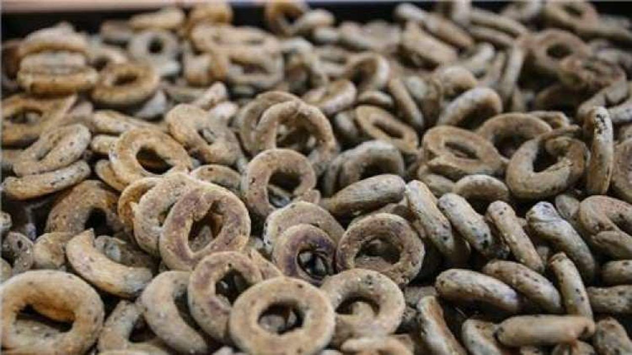 Hatay'da geleneksel bayram kömbesi yapımı başladı