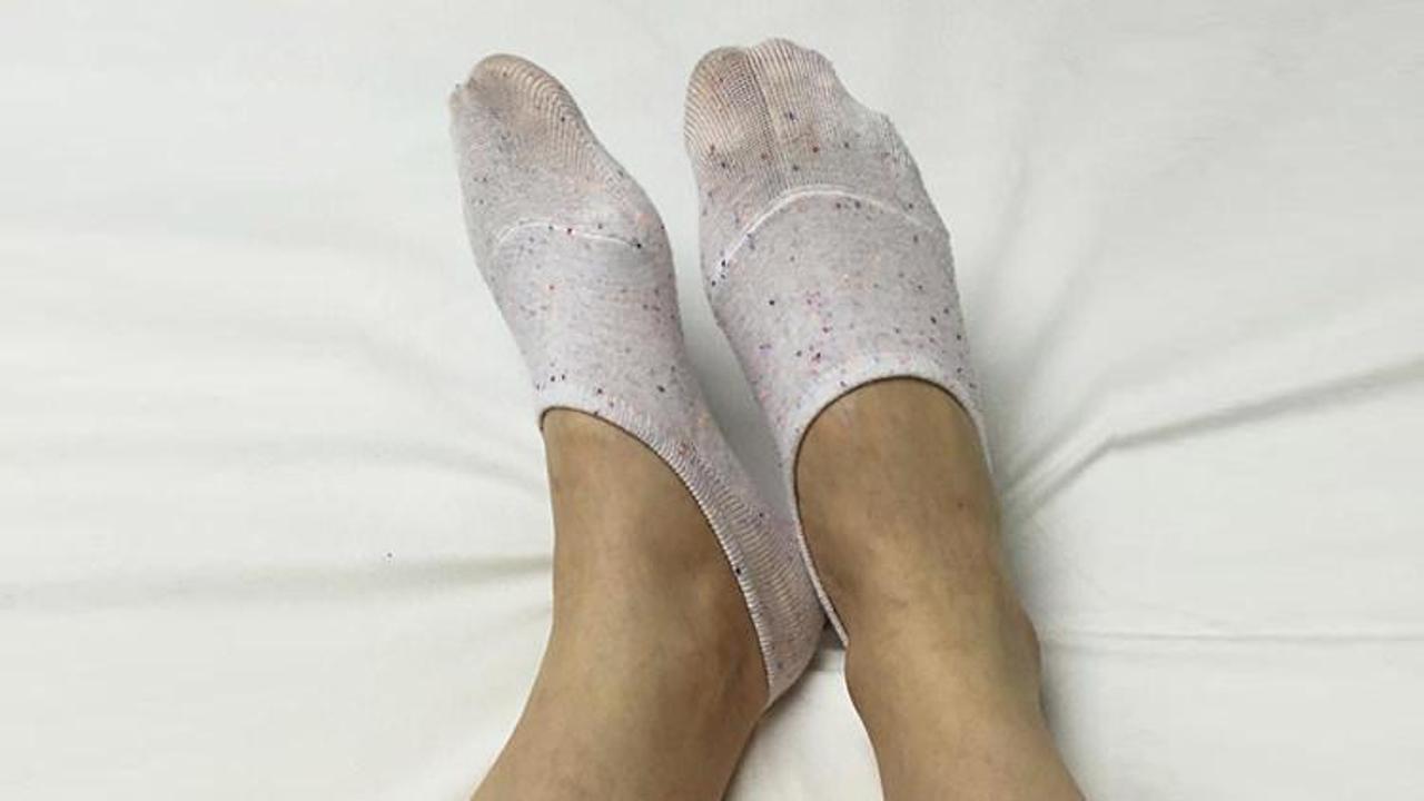 Islak çorapla uyumanın öyle bir faydası var 
