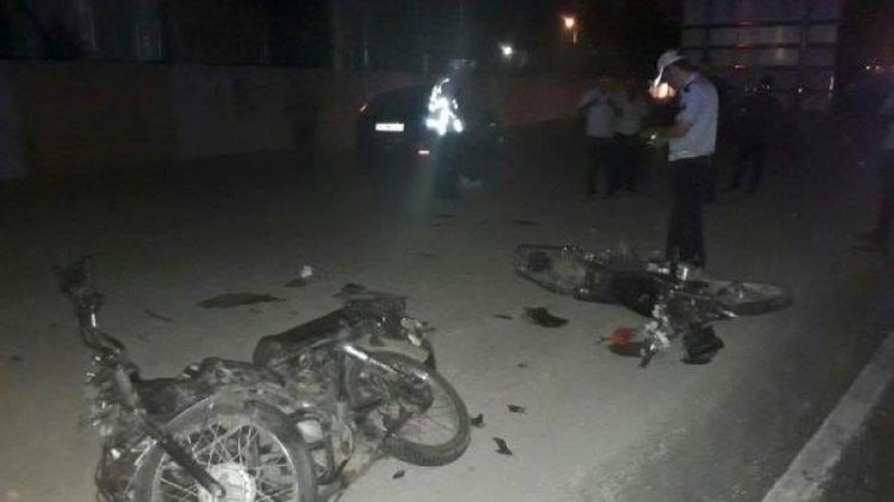 Otomobil, iki motosiklete çarptı: 2 ölü, 1 yaralı