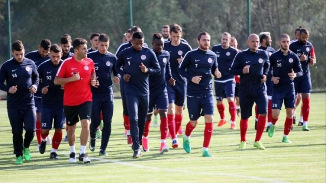 Antalyaspor'da kamp çalışmaları sürüyor