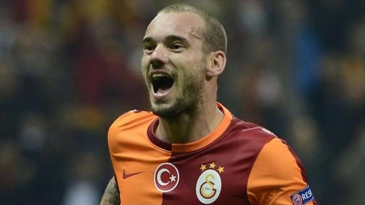 Başkan Wesley Sneijder'i a&ccedil;ıkladı