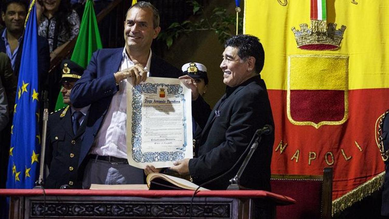 Maradona'ya fahri vatandaşlık verildi!
