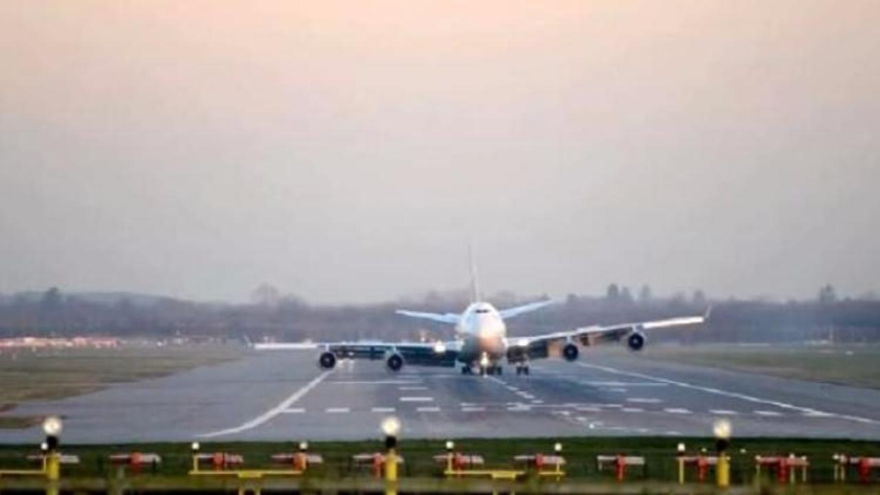 Facia kıl payı &ouml;nlendi! 5 u&ccedil;ak &ccedil;arpışıyordu