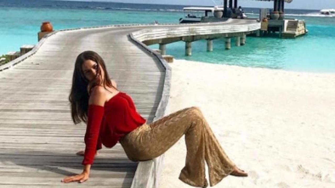 Fahriye Evcen sosyal medyanın diline düştü!