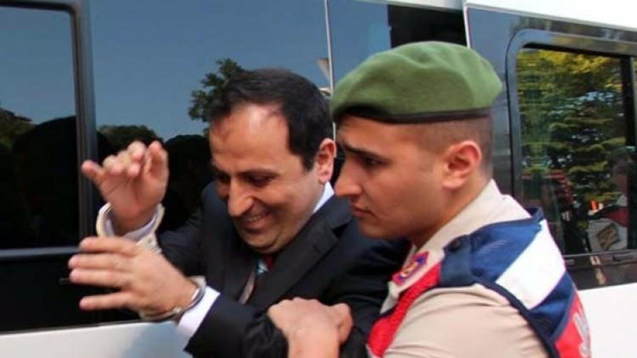 FET&Ouml;'c&uuml; hain utanmadan sırıttı